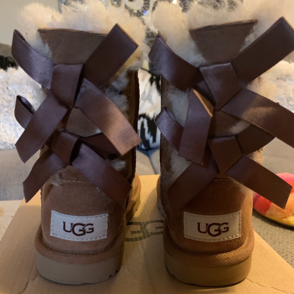 Chestnut Bailey Bow Uggs